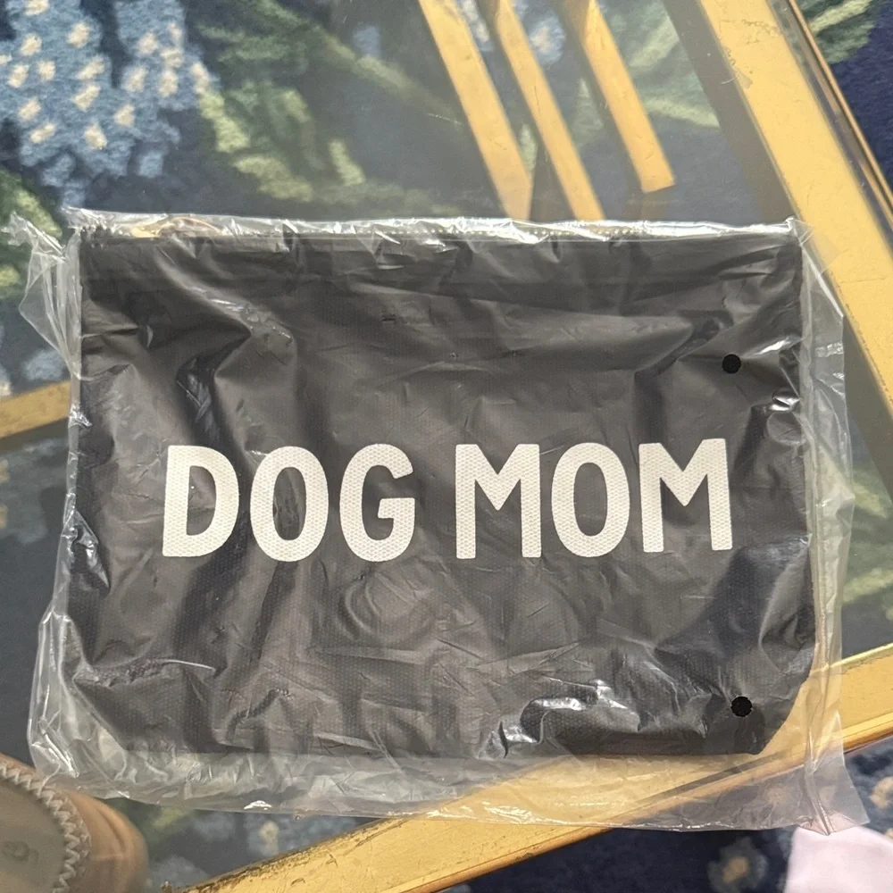 Black 'Dog Mom' Pouch